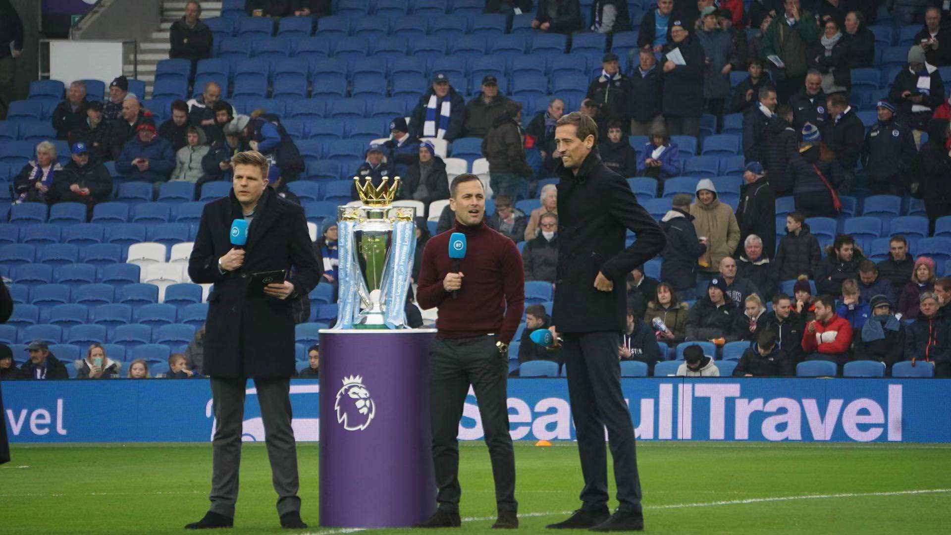 他对年轻球 他对年轻球